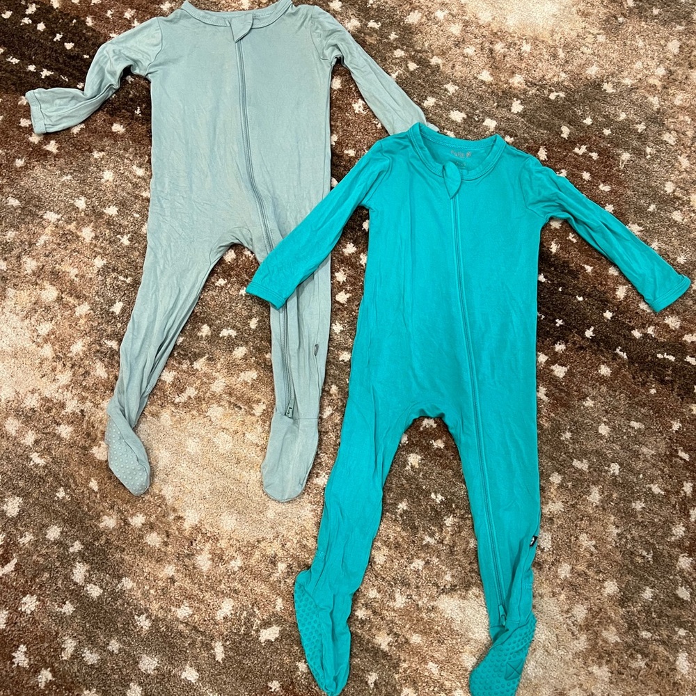 NWOT 2 Kyte Zipper Footies